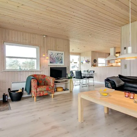 Troels - 750m From The Sea In Nw Jutland By Interhome לוקן